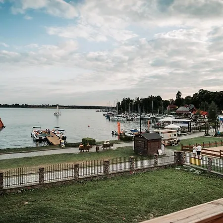 Z Widokiem Na Jezioro 3*
