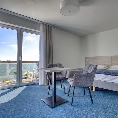 Z Widokiem Na Jezioro Aparthotel *