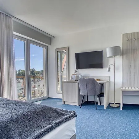 Aparthotel Z Widokiem Na Jezioro Ryn (Warmian-Masurian)