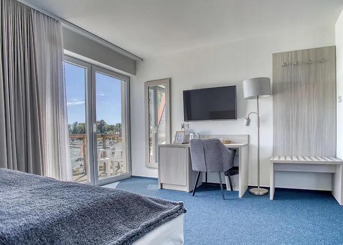 Aparthotel Z Widokiem Na Jezioro Ryn (Warmian-Masurian)